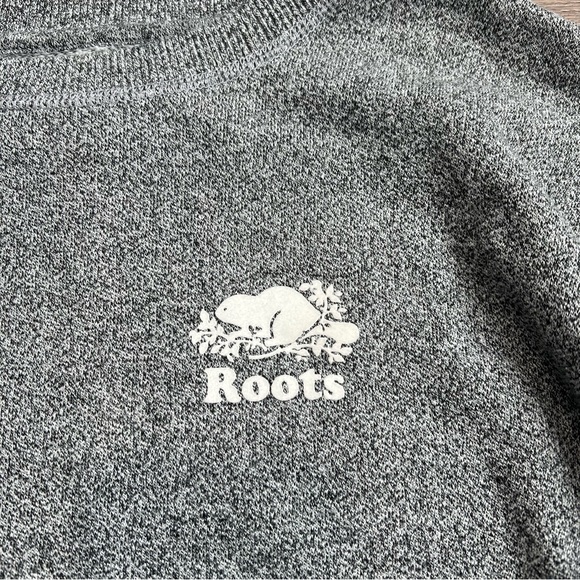 Roots Small Grey Crewneck Sweatshirt Cozy Pullover Beaver Logo Casual Athleisure - Picture 4 of 8
